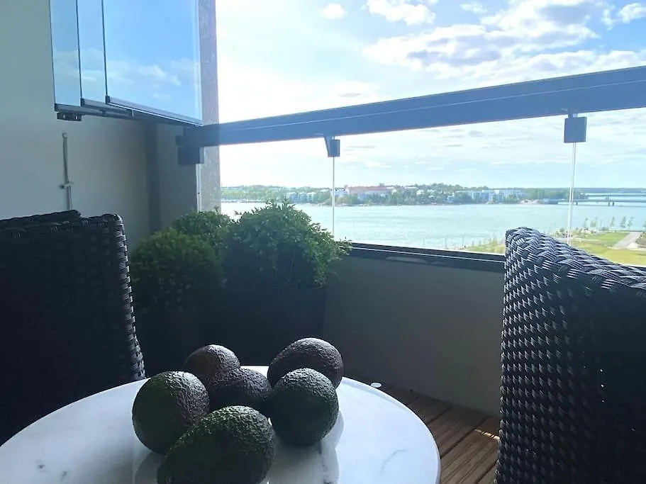 Goldfinger Yksioe Merinaekoealalla 7 Krs Helsinki Apartment