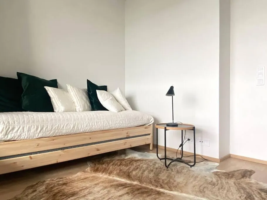 Apartment Goldfinger Yksioe Merinaekoealalla 7 Krs Helsinki